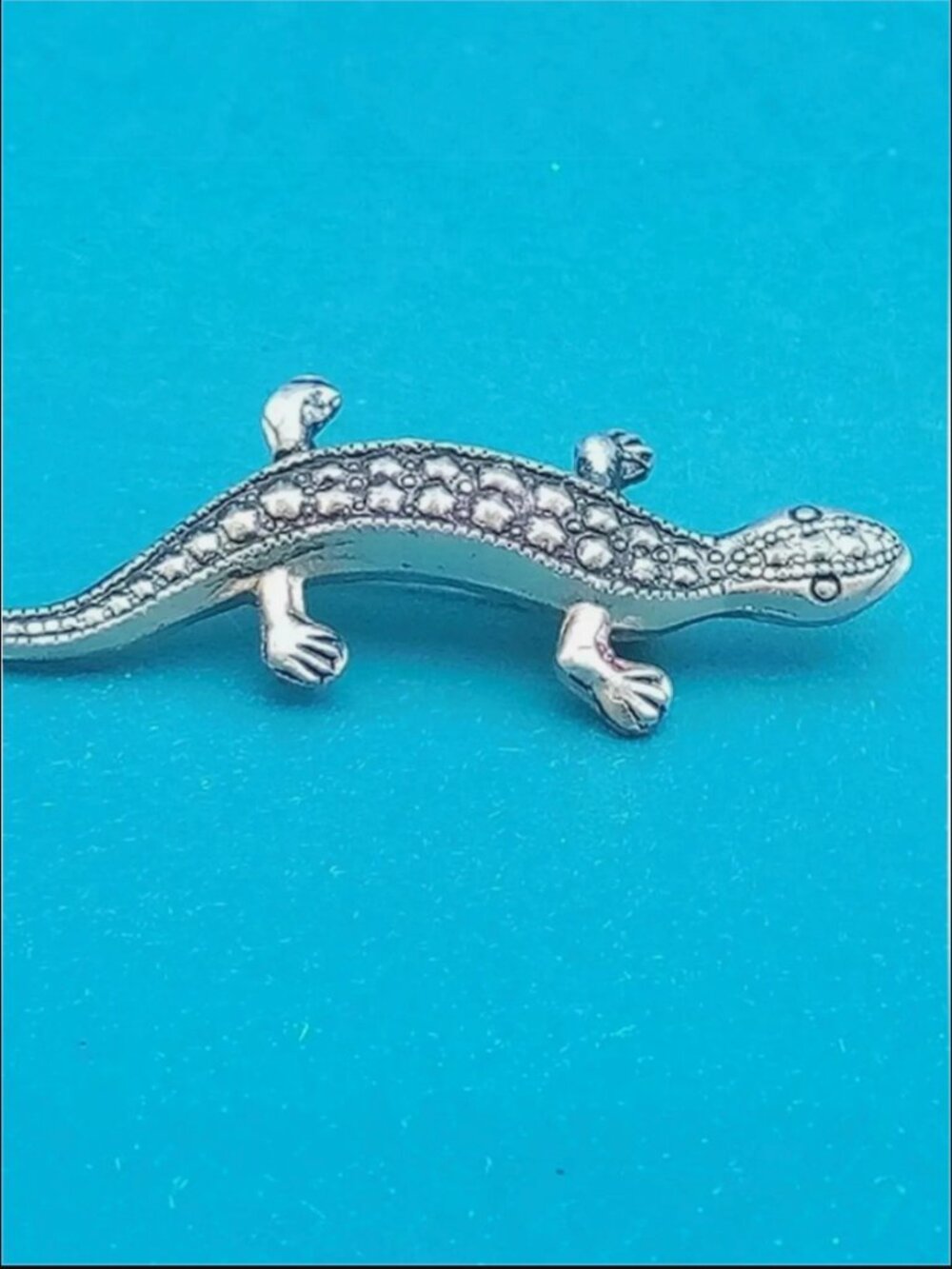 Vintage Lizard Brooch | 2" Gold Tone Gecko Pin | Dainty Lightweight Animal Pin